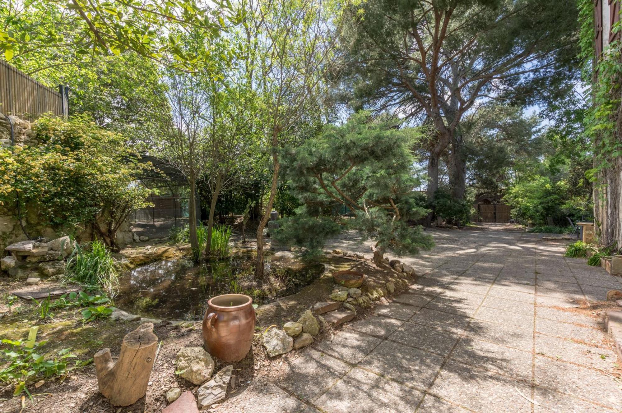 Maison Avec Piscine Location De Vacances Ferme Pedagogique Du Dolmen Le Pouget Exteriér fotografie